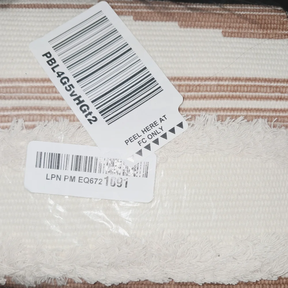 NWT 2'x3' Boho Fringe Cotton Bath Rug In Cream/Amber